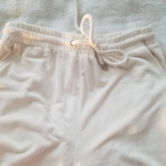 Kittenish Jessie James Decker BRIE JOGGER SET - Picture 12 of 13